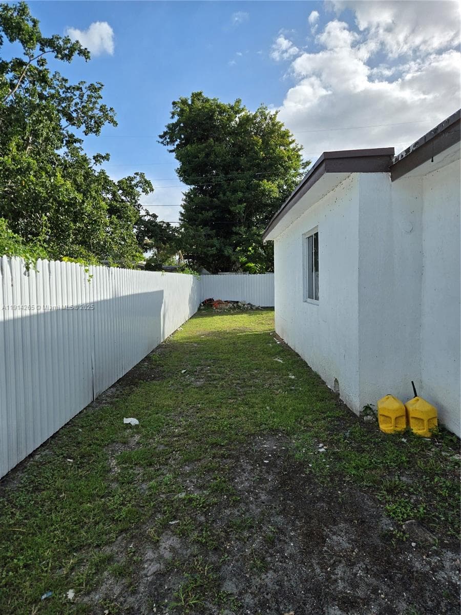 1420 NW 116th St photo 16