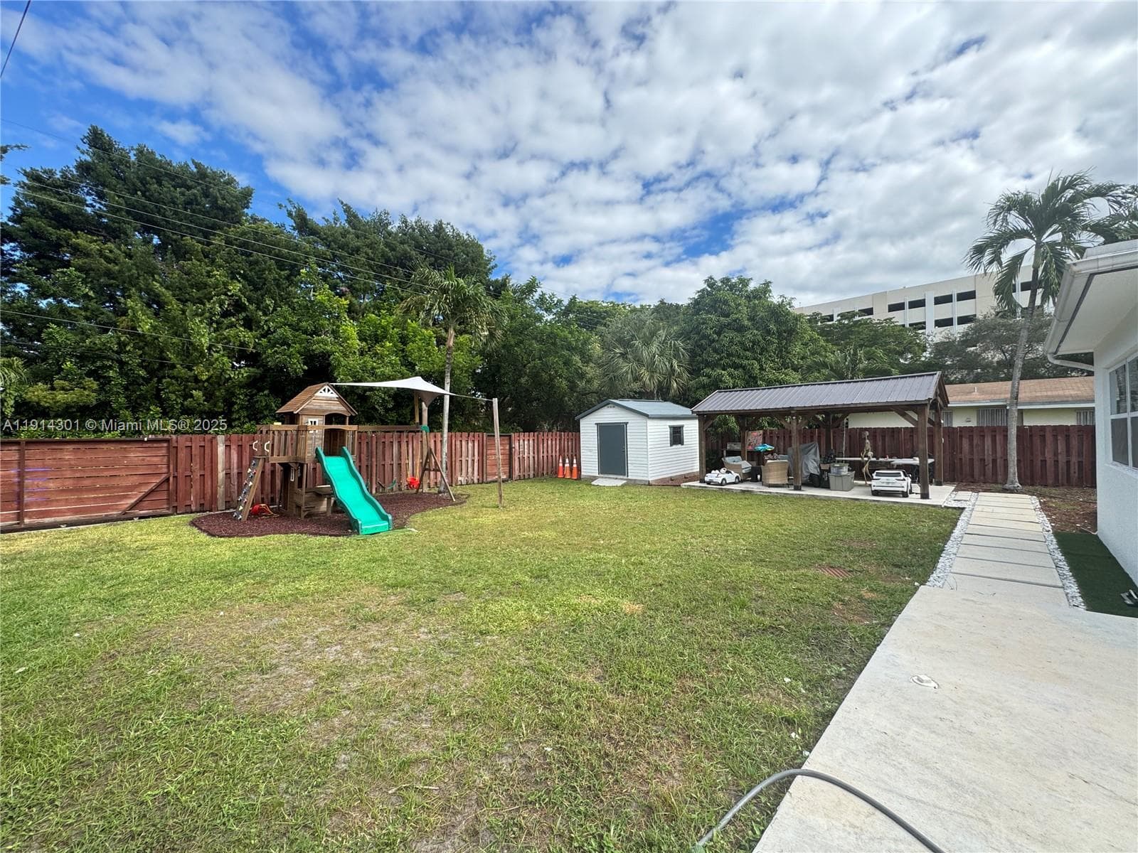 3807 Hayes St #0 photo 3