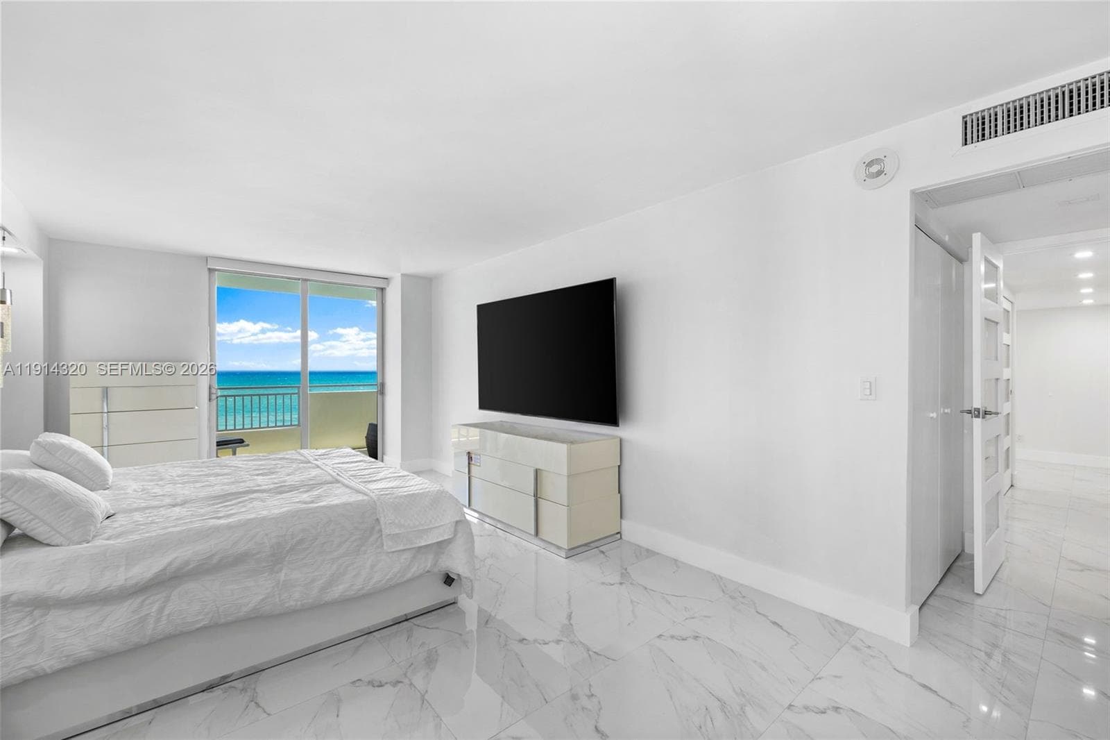 PARKER DORADO CONDO · #1408 in Hallandale Beach - Photo 31