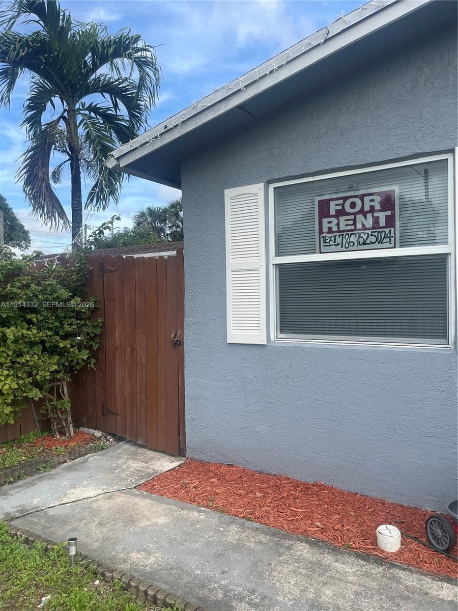 428 NW 16th Ave photo 3