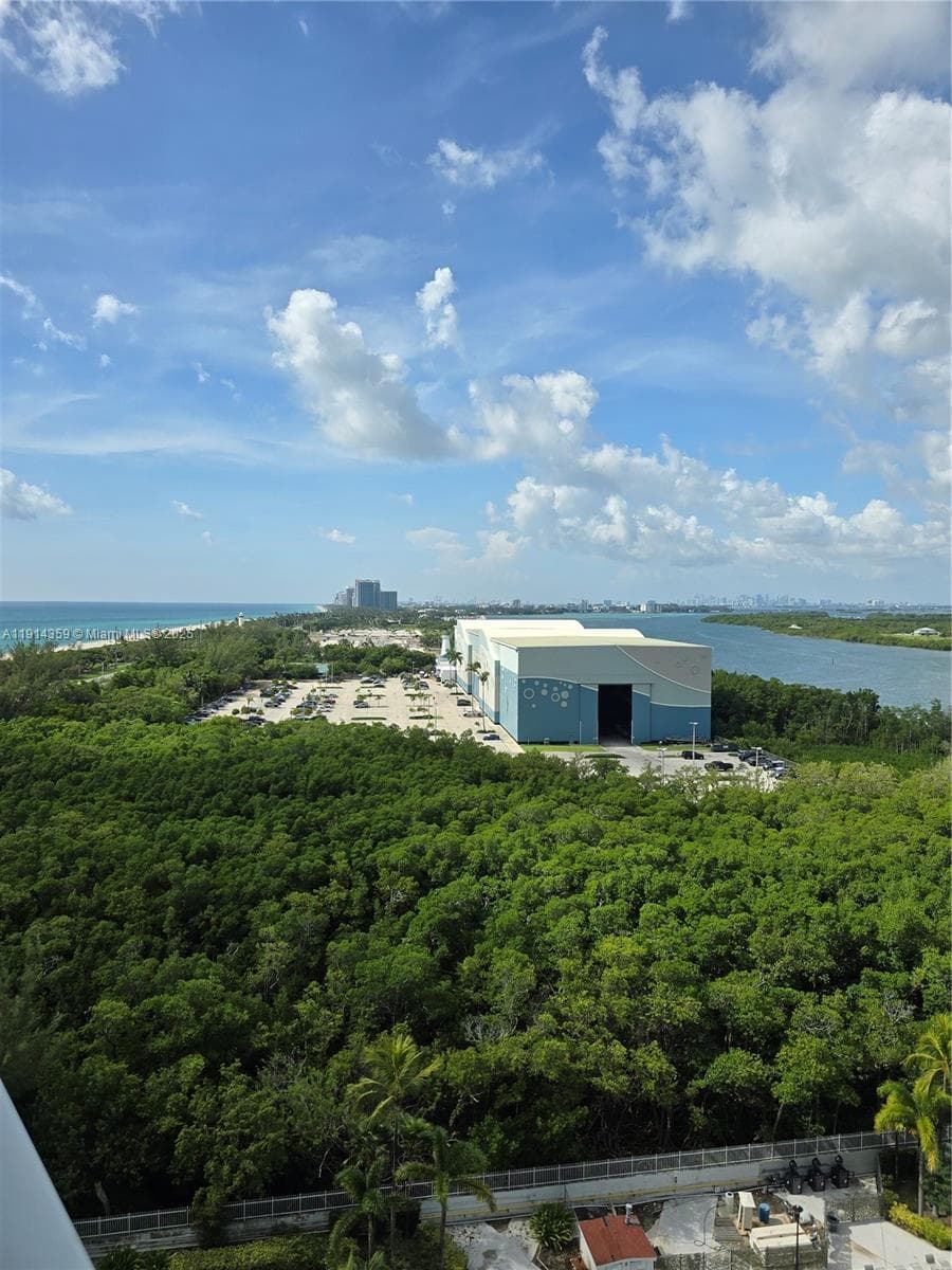 ARLEN HOUSE EAST CONDO · #1420 in Sunny Isles Beach - Photo 2