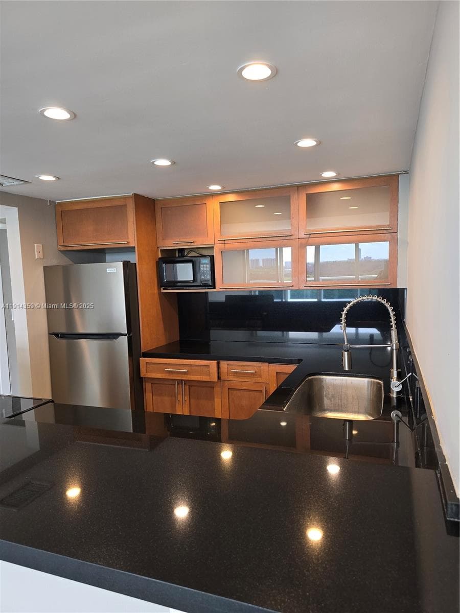 ARLEN HOUSE EAST CONDO · #1420 in Sunny Isles Beach - Photo 6