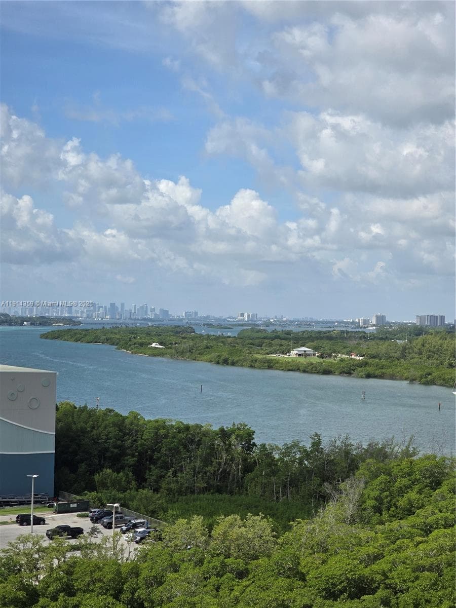 ARLEN HOUSE EAST CONDO · #1420 in Sunny Isles Beach - Photo 3