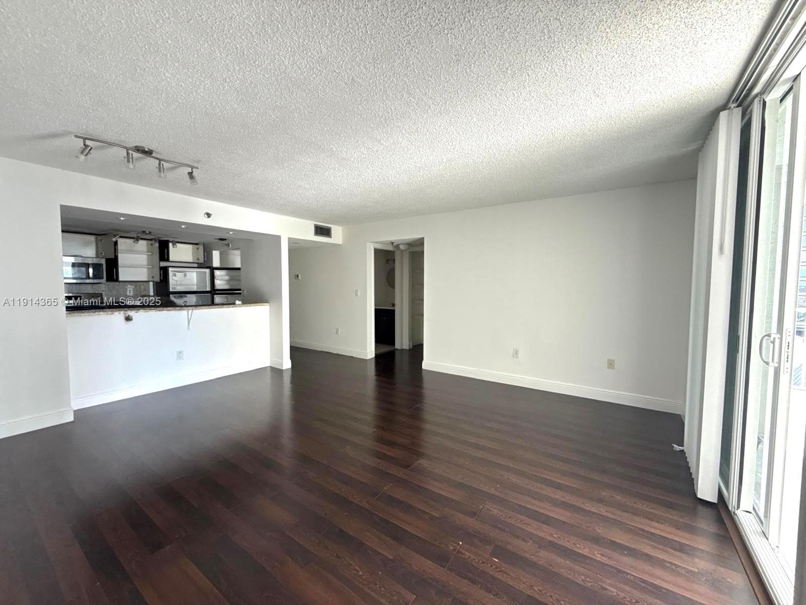 MADISON DOWNTOWN CONDO · #W-2105 in Miami - Photo 2