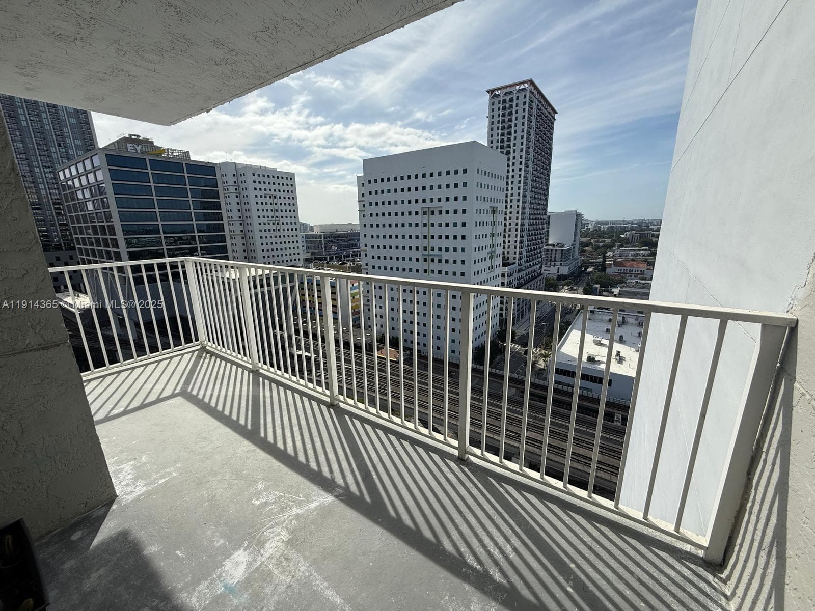 MADISON DOWNTOWN CONDO · #W-2105 in Miami - Photo 7