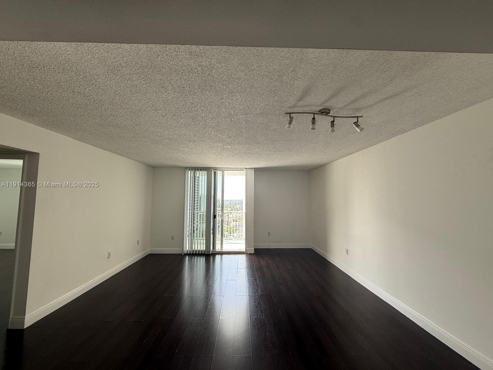 MADISON DOWNTOWN CONDO · #W-2105 in Miami - Photo 3