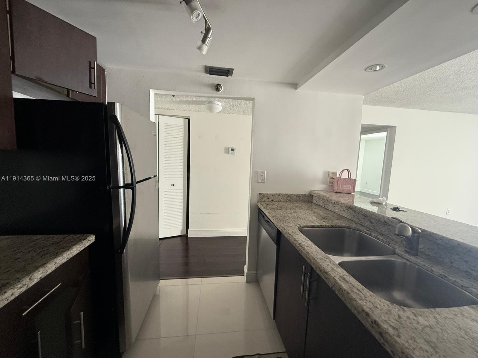 MADISON DOWNTOWN CONDO · #W-2105 in Miami - Photo 5
