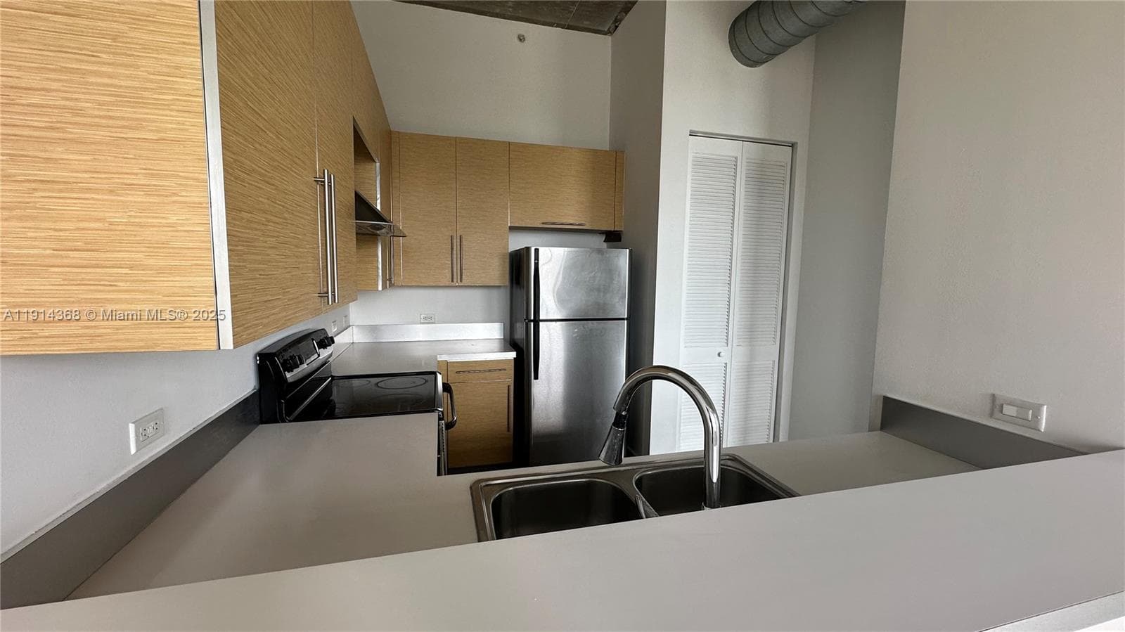 SKYLOFTS CONDO · #E303 in Miami - Photo 4
