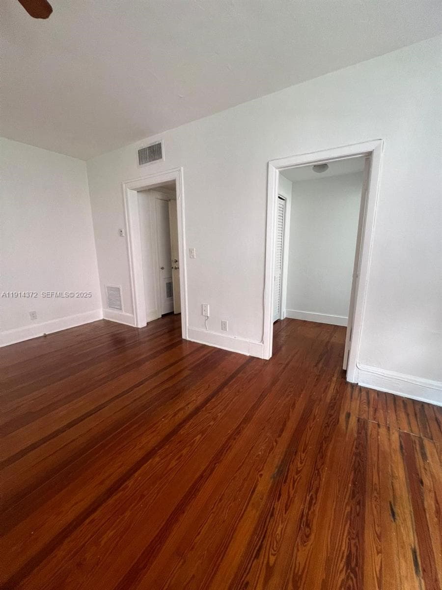 PALM GARDEN CONDO · #15 in Miami Beach - Photo 12