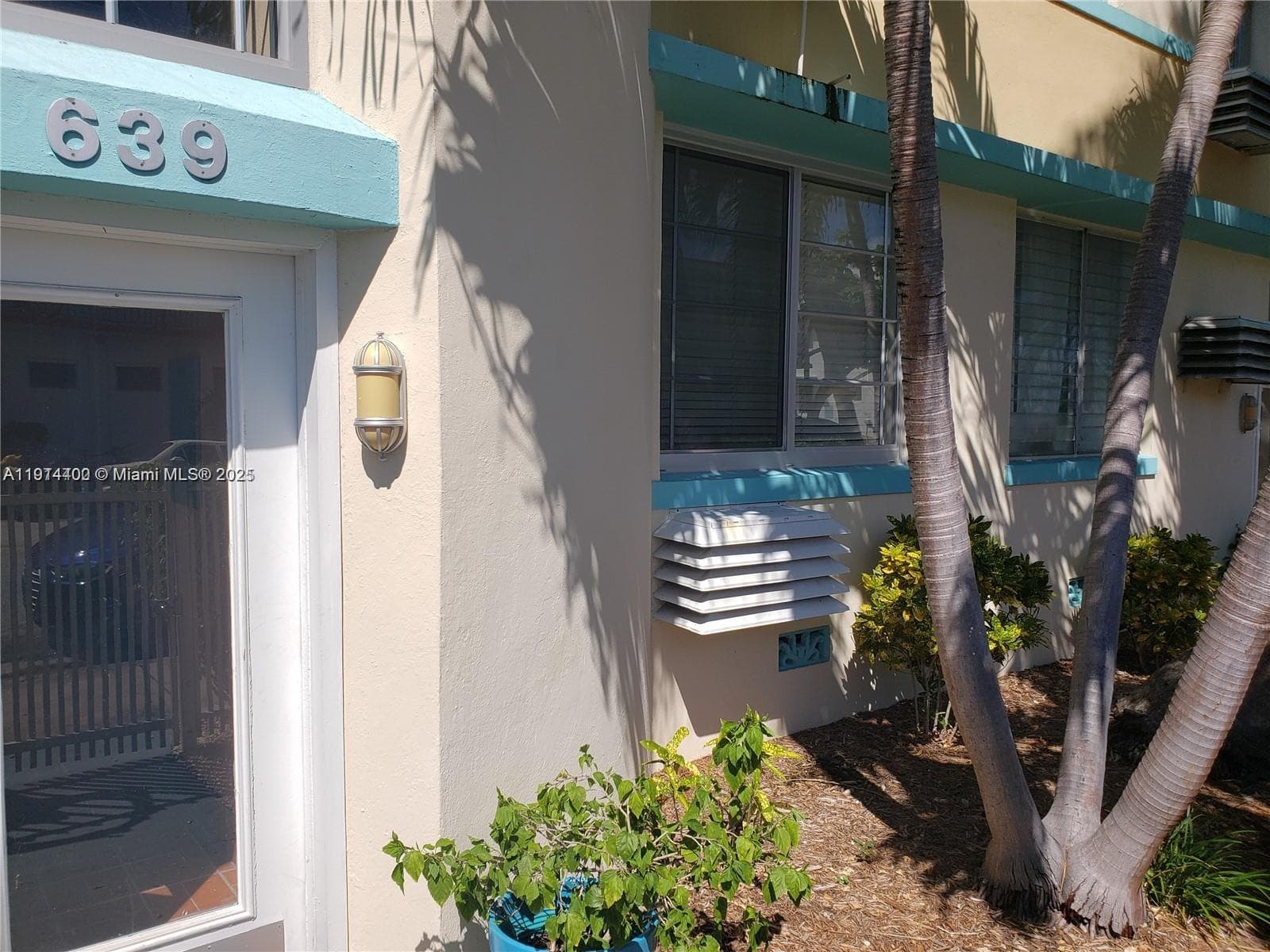 DELPHINE CONDO · #3 in Miami Beach - Photo 2