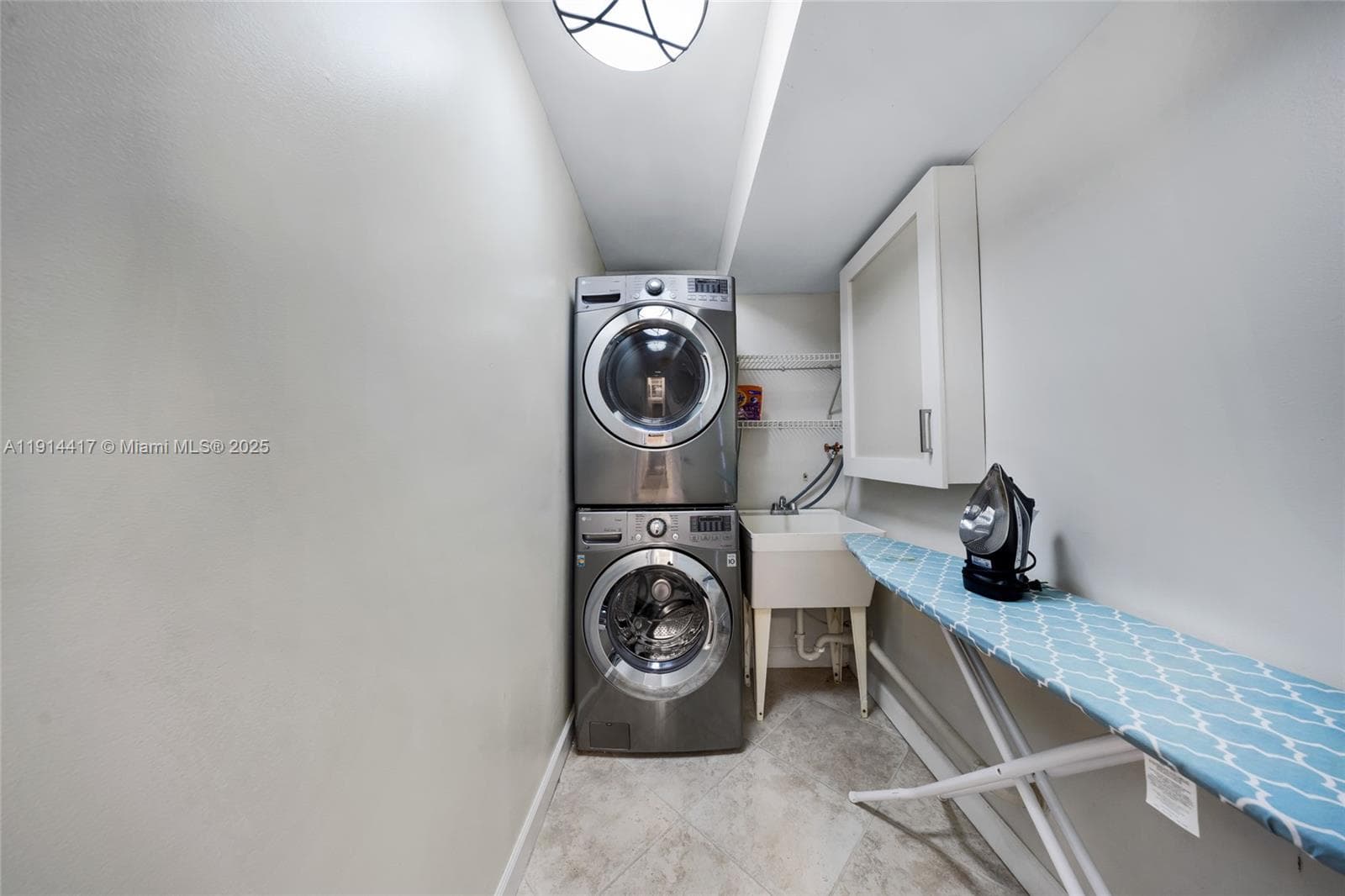 2132 NE 63rd Ct photo 23