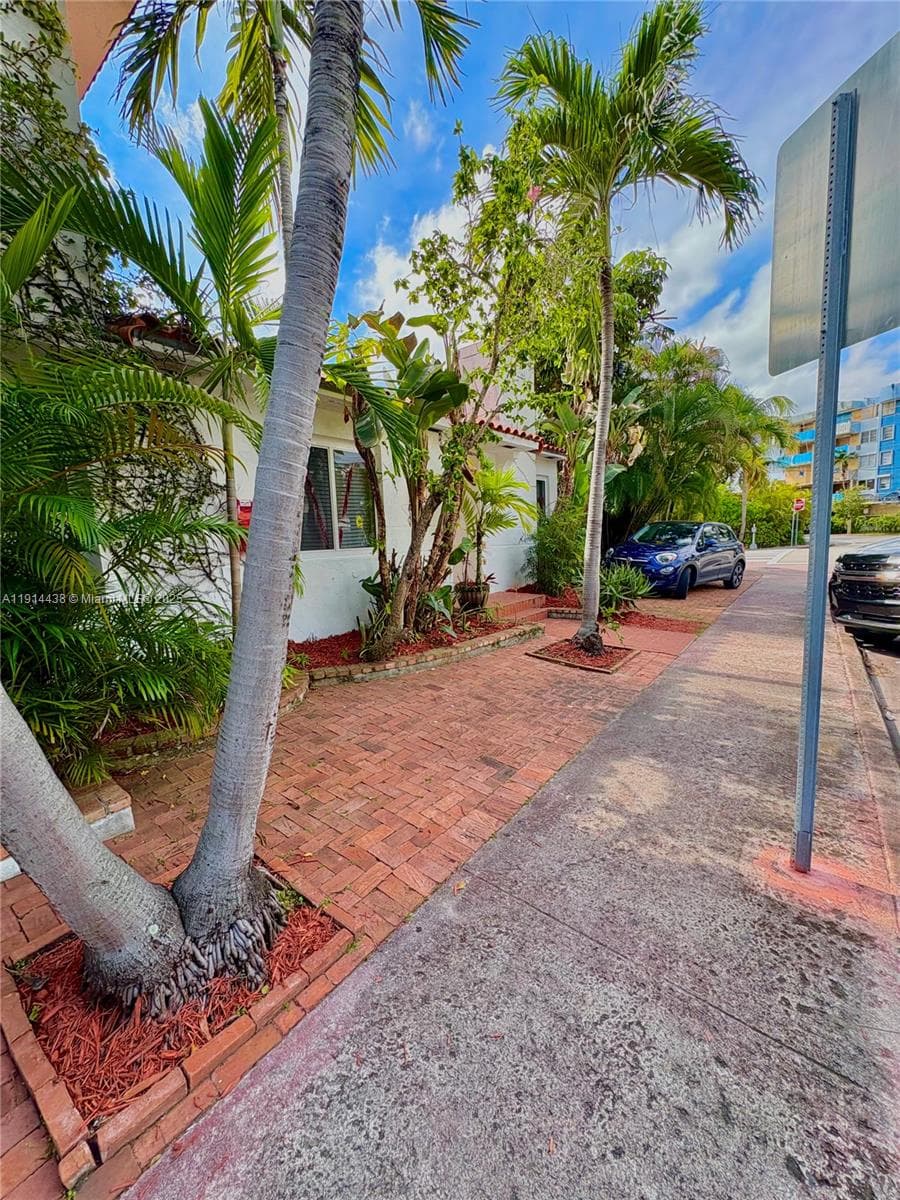 ALTOS DEL MAR NO 3 · #B in Miami Beach - Photo 1
