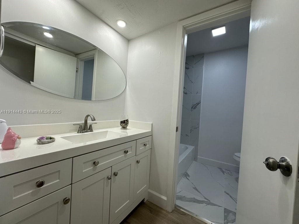 VILLAGE AT DADELAND CONDO · #J208 in Miami - Photo 7