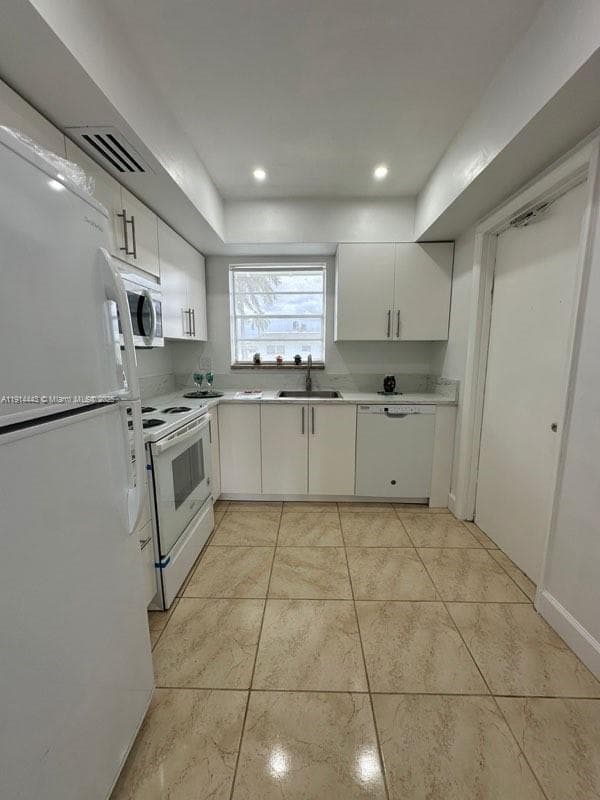 VILLAGE AT DADELAND CONDO · #J208 in Miami - Photo 5