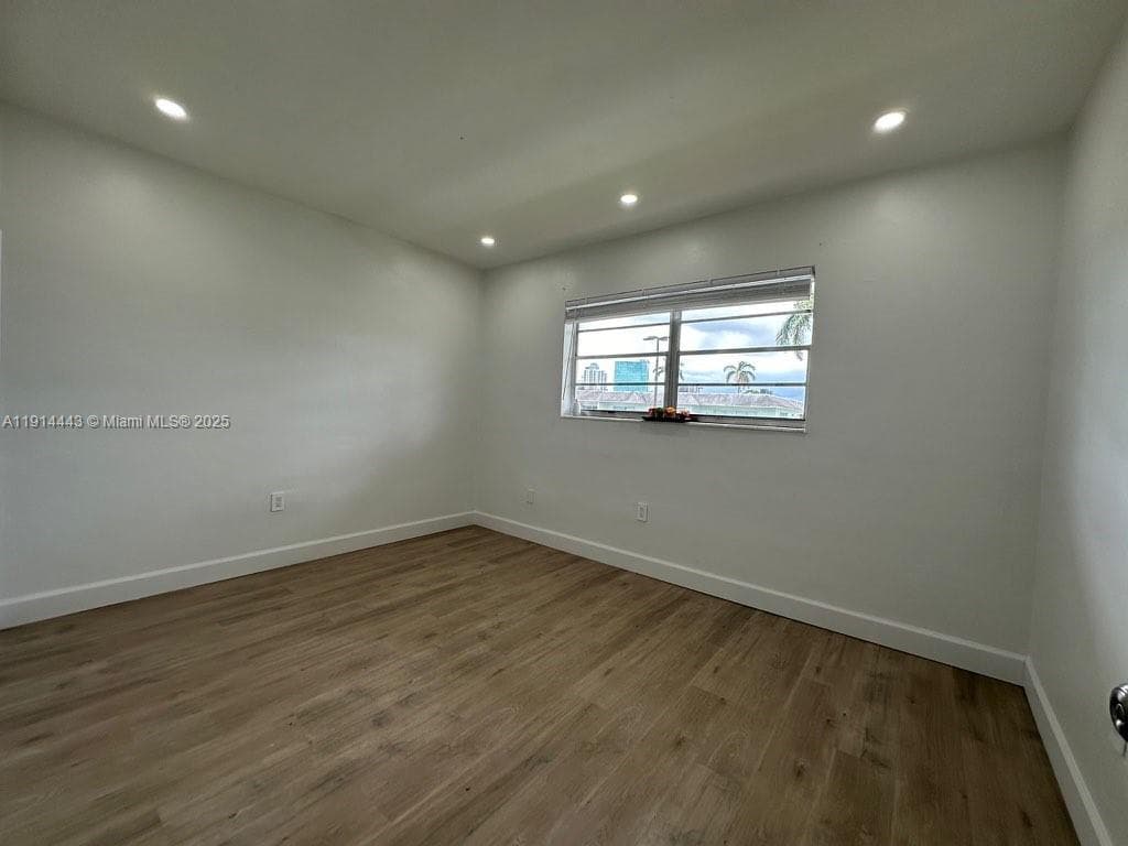 VILLAGE AT DADELAND CONDO · #J208 in Miami - Photo 10