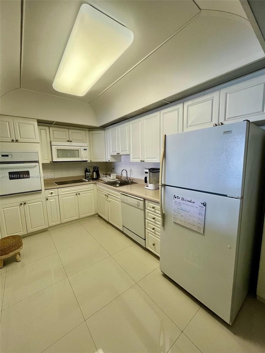 OCEANVIEW BUILDING A COND · #225 in Sunny Isles Beach - Photo 6