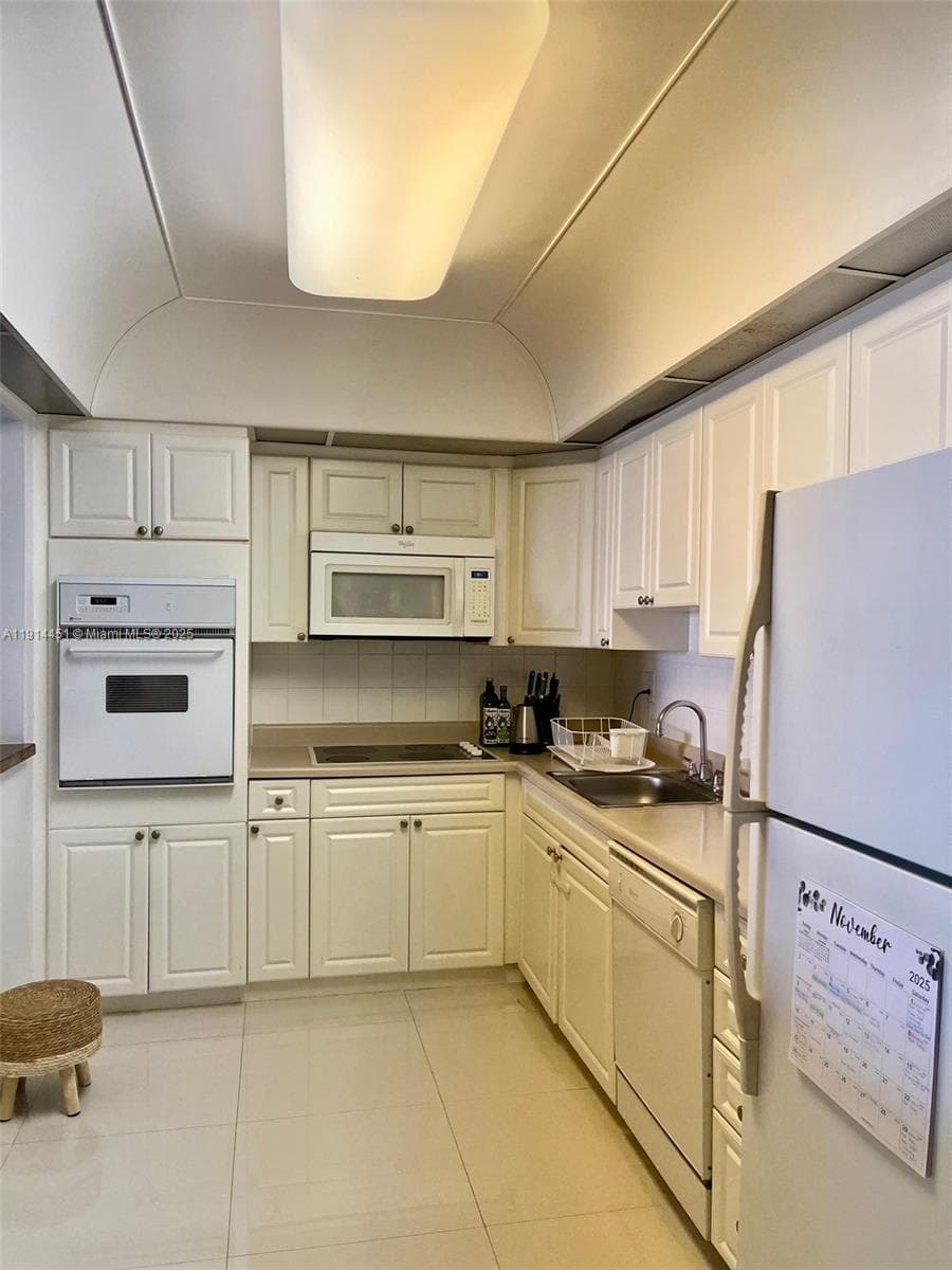 OCEANVIEW BUILDING A COND · #225 in Sunny Isles Beach - Photo 8