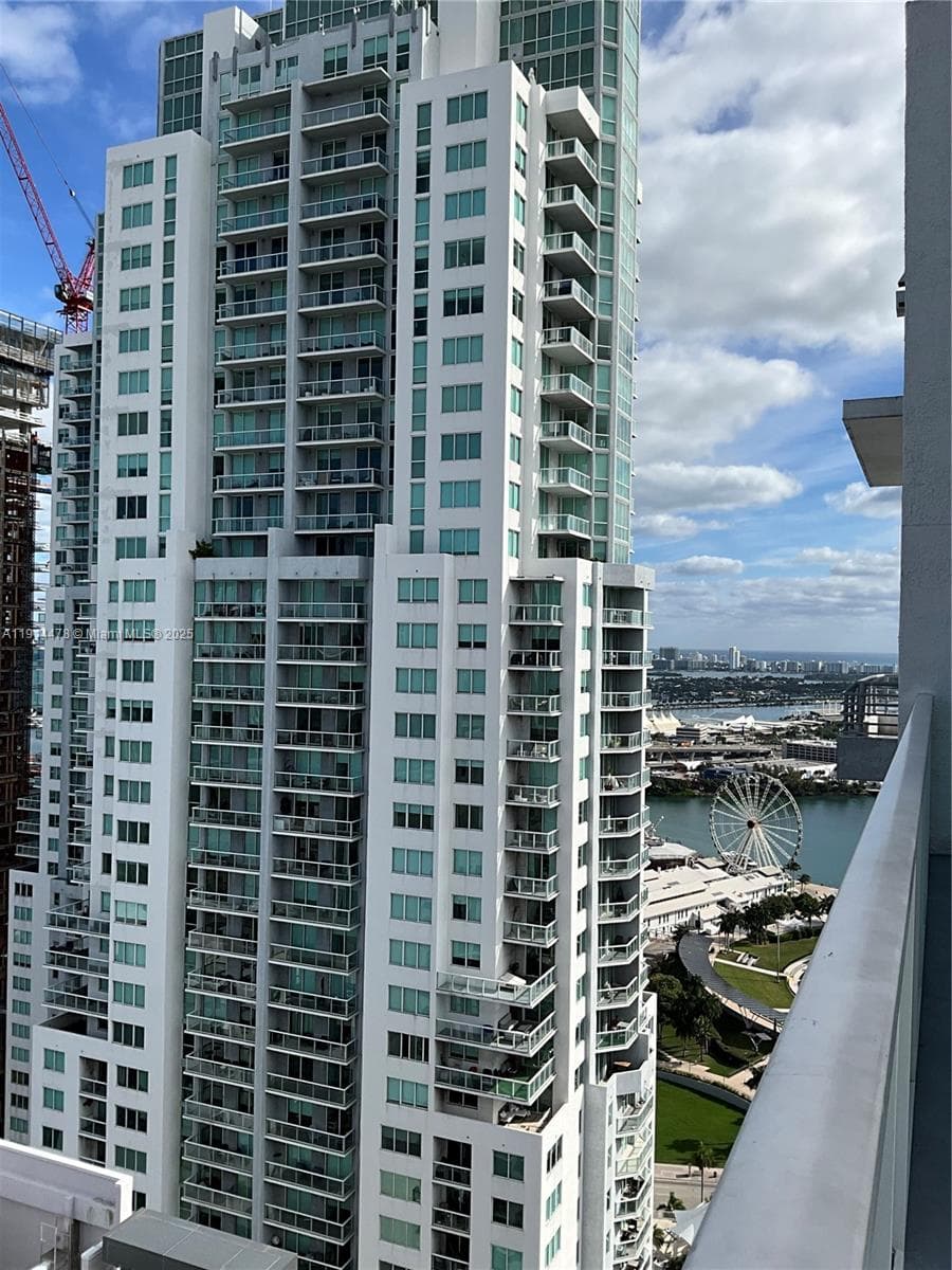 Loft Downtown II · #1911 in Miami - Photo 23