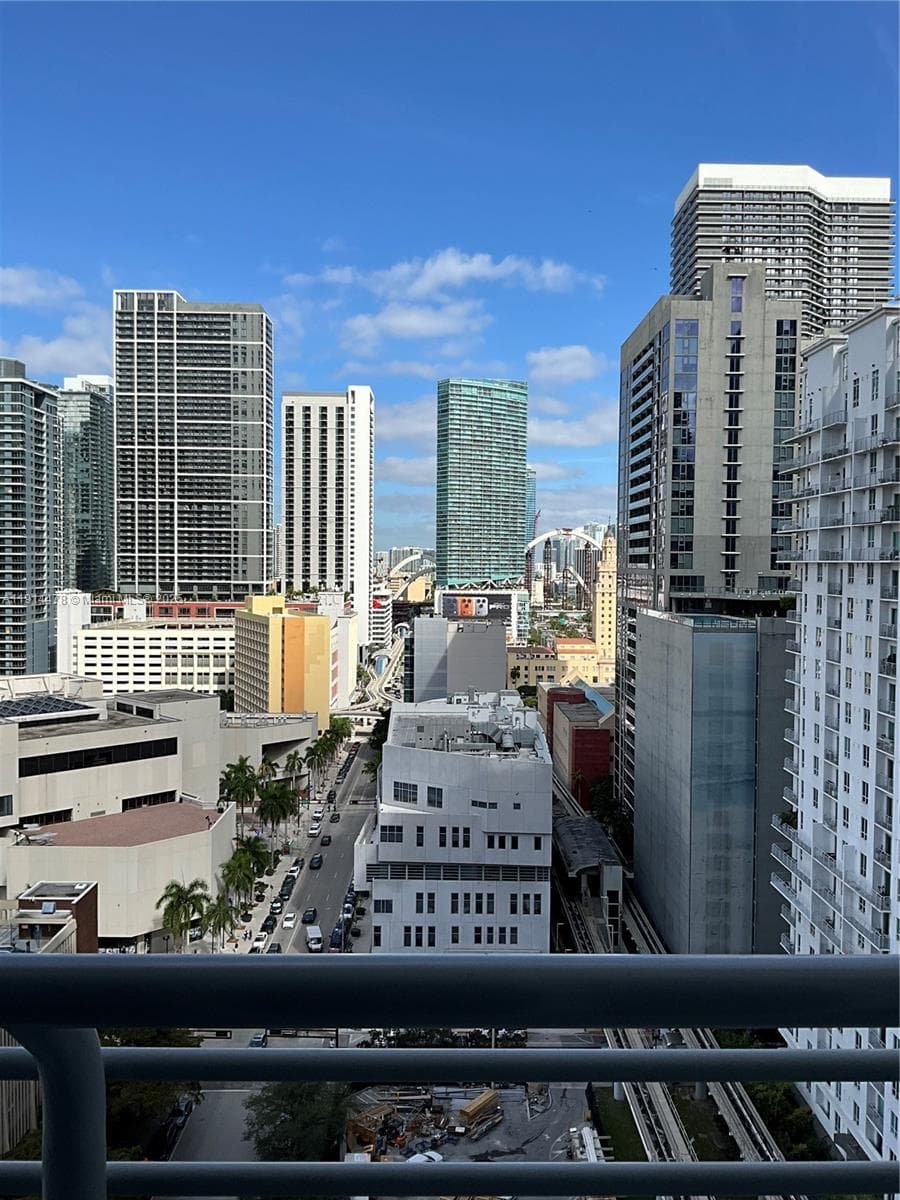 Loft Downtown II · #1911 in Miami - Photo 18