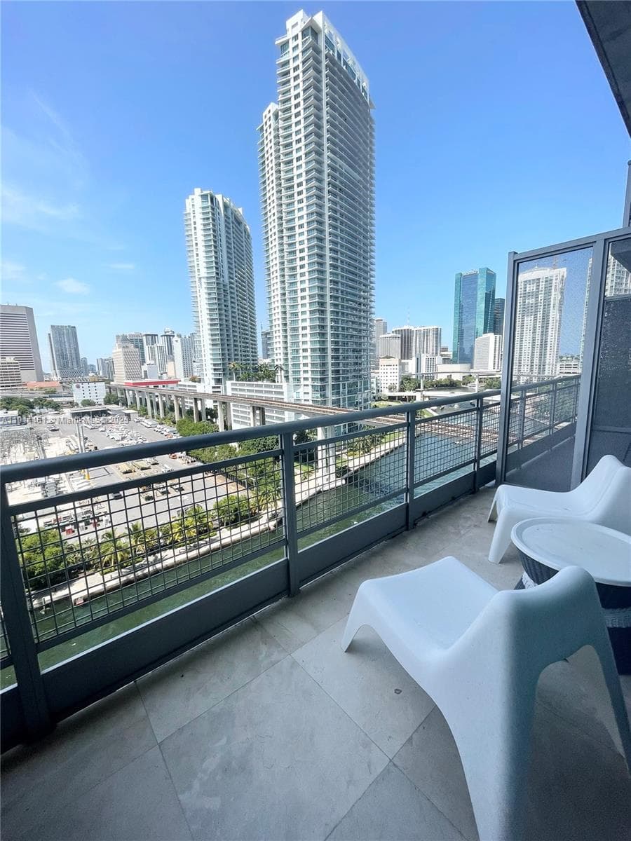 NEO VERTIKA CONDO · #1513 in Miami - Photo 7