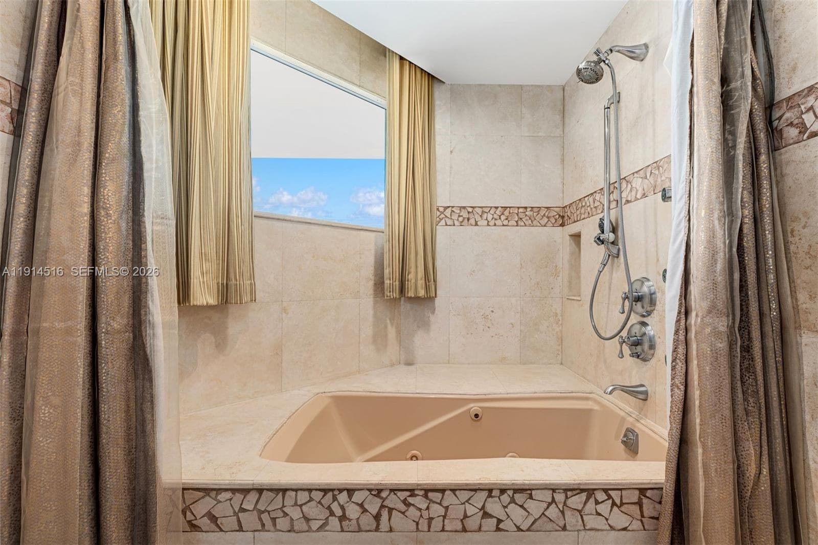 CAPOBELLA CONDO · #PH-1 in Miami Beach - Photo 39