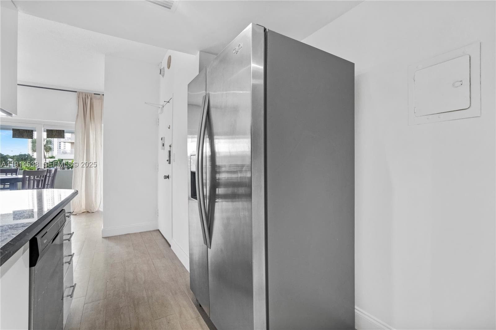 Arlen House West · #125 in Sunny Isles Beach - Photo 13