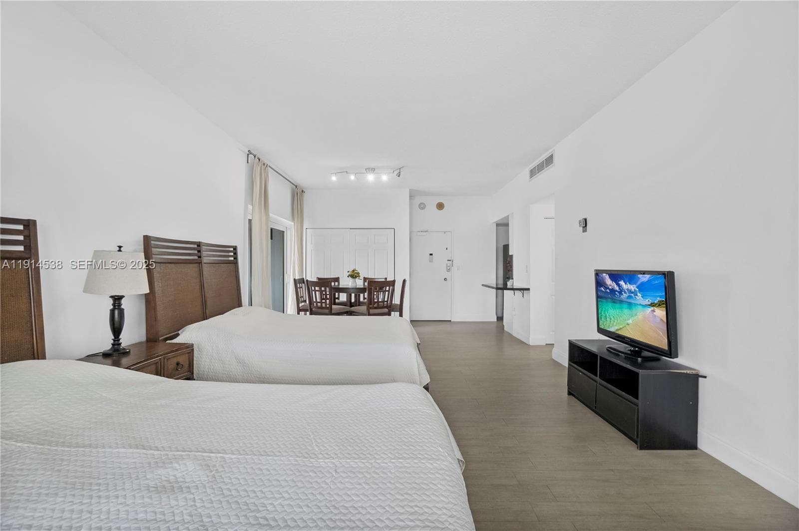 Arlen House West · #125 in Sunny Isles Beach - Photo 9