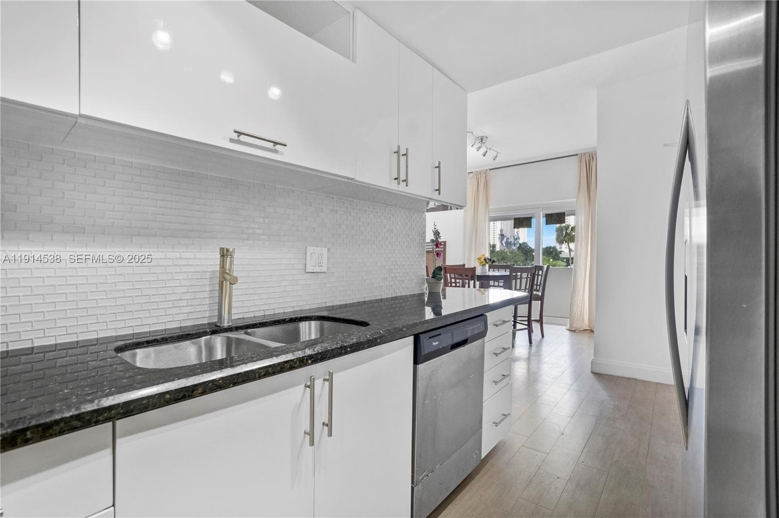 Arlen House West · #125 in Sunny Isles Beach - Photo 14