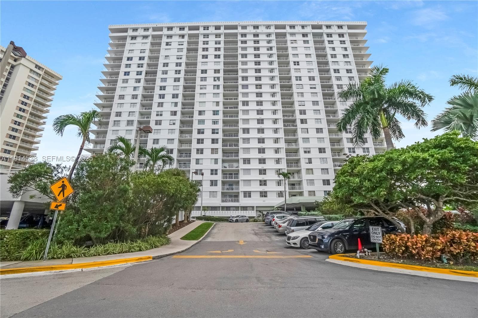 Arlen House West · #125 in Sunny Isles Beach - Photo 4