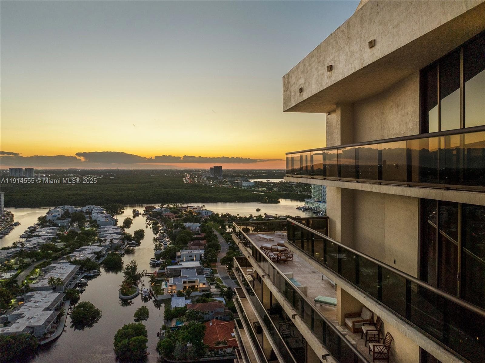 SAYAN CONDO · #UPH1 in Sunny Isles Beach - Photo 7