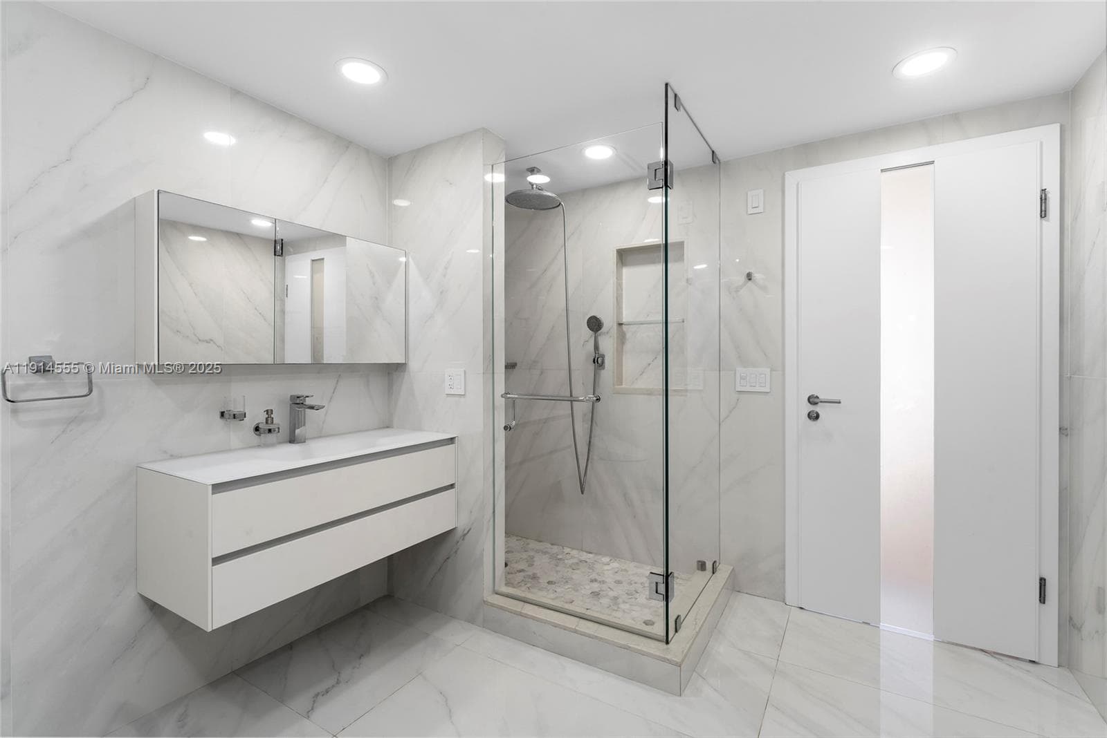 SAYAN CONDO · #UPH1 in Sunny Isles Beach - Photo 36