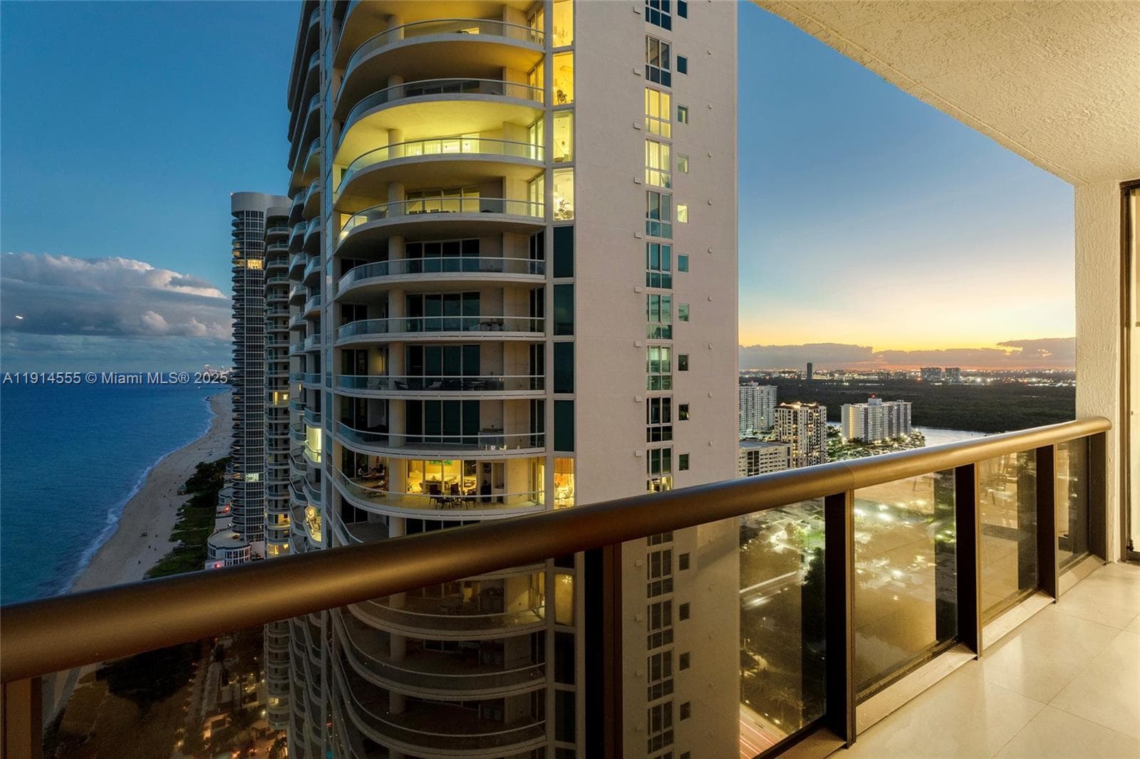 SAYAN CONDO · #UPH1 in Sunny Isles Beach - Photo 38