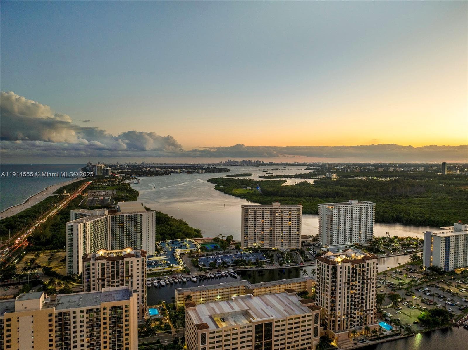 SAYAN CONDO · #UPH1 in Sunny Isles Beach - Photo 45