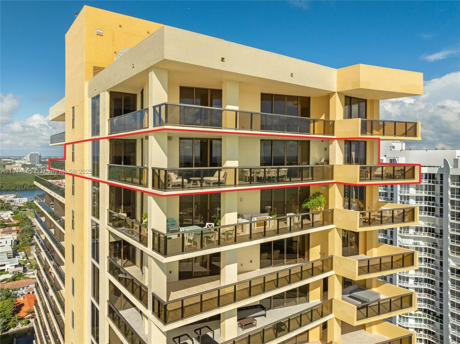 SAYAN CONDO · #UPH1 in Sunny Isles Beach - Photo 48