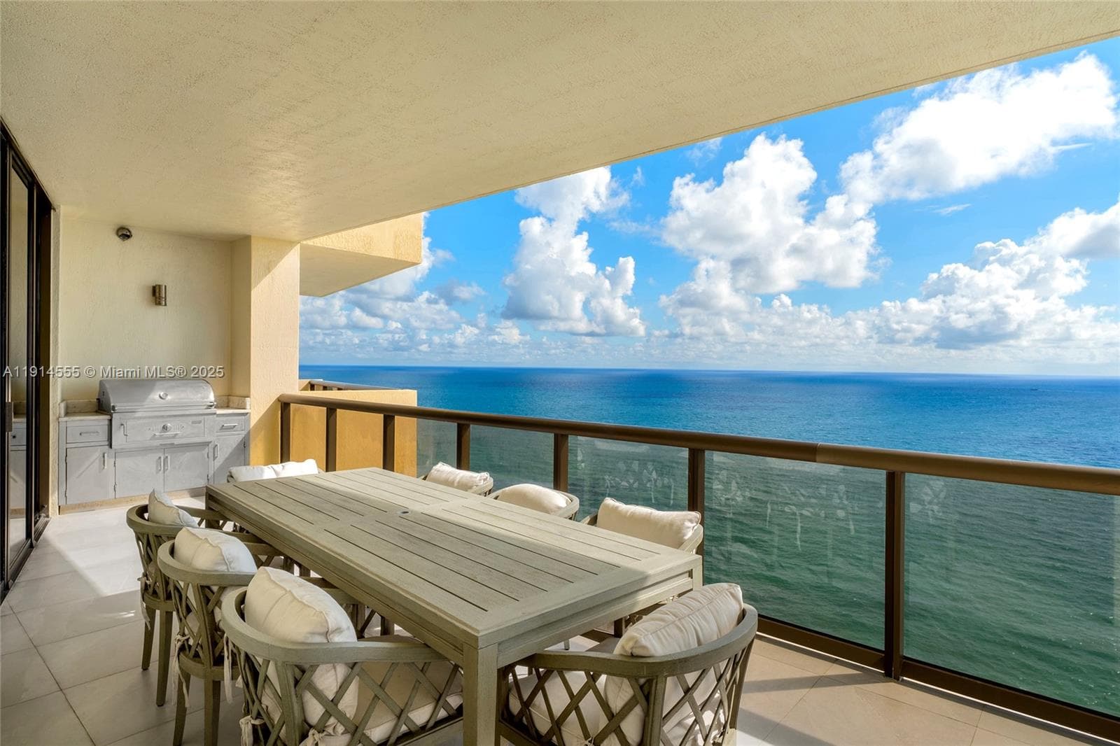 SAYAN CONDO · #UPH1 in Sunny Isles Beach - Photo 8