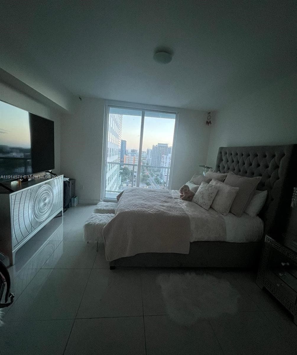 Latitude on the River · #1714 in Miami - Photo 6