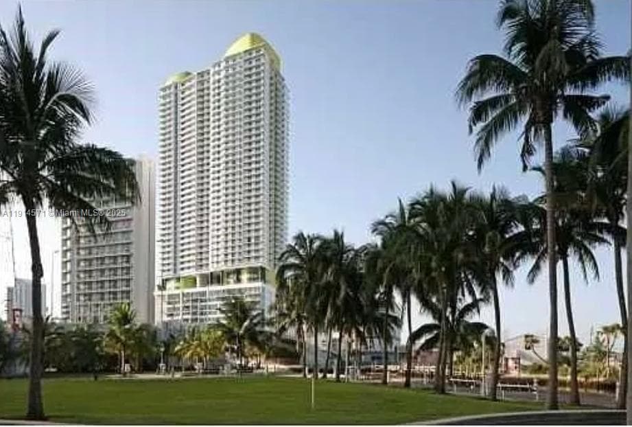 Latitude on the River · #1714 in Miami - Photo 11