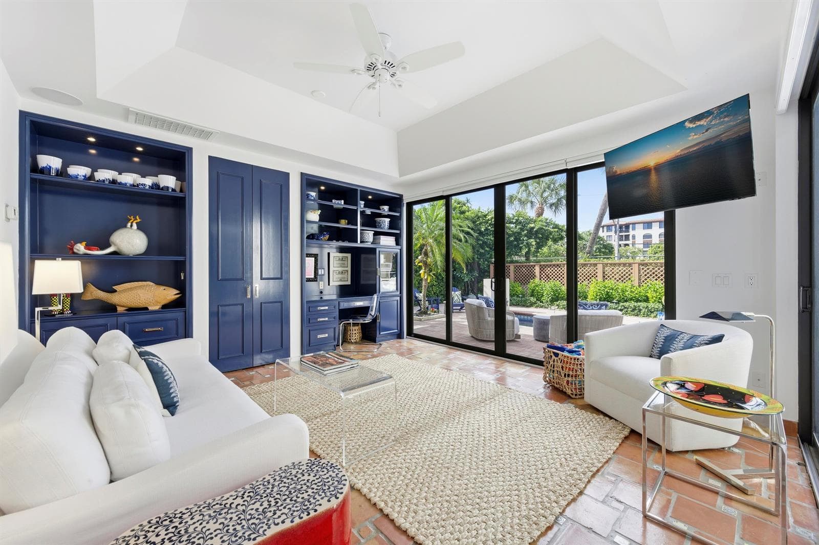 den/bedroom off the pool