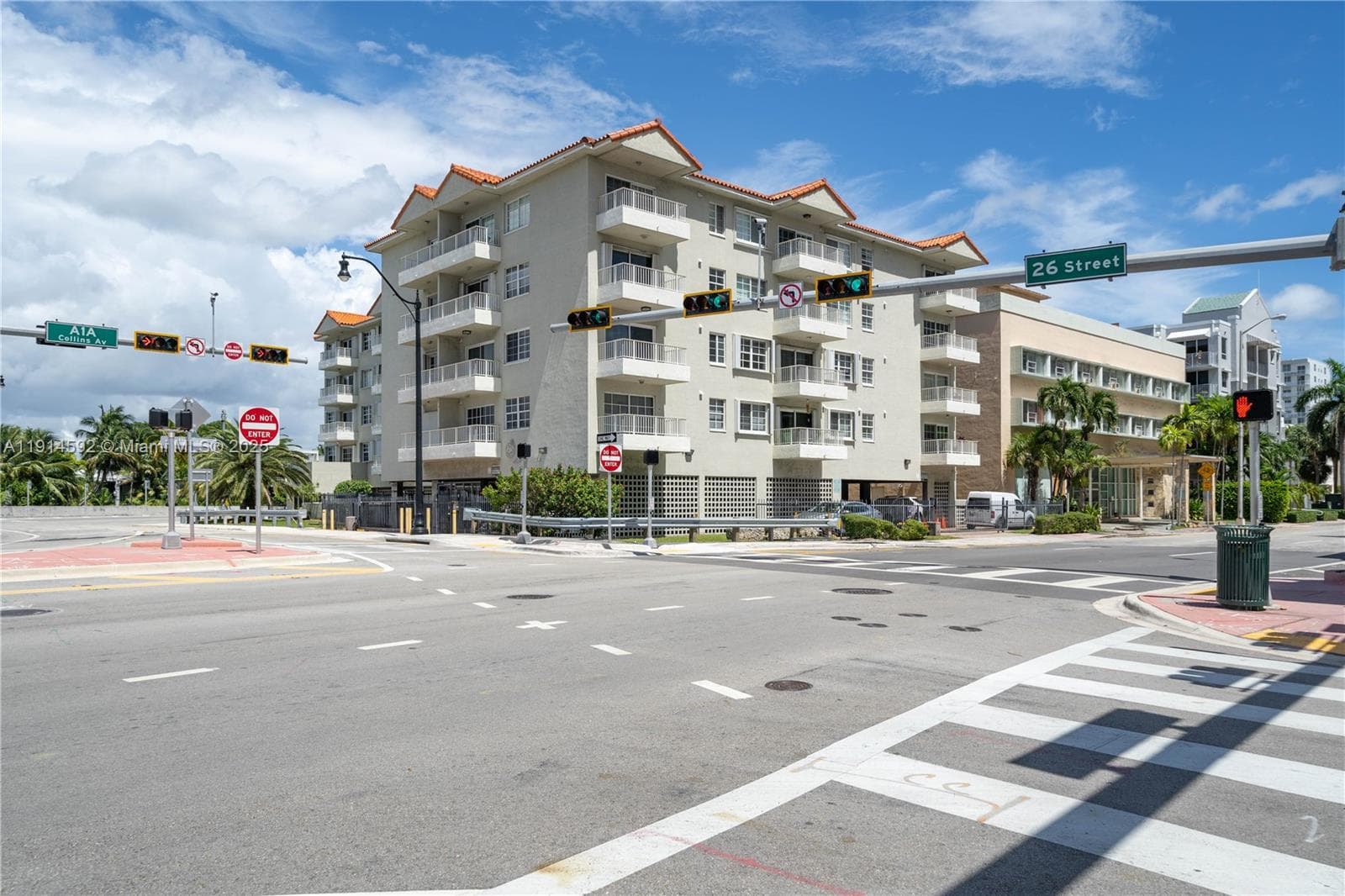 LAKE BEACH CLUB CONDO · #308 in Miami Beach - Photo 3
