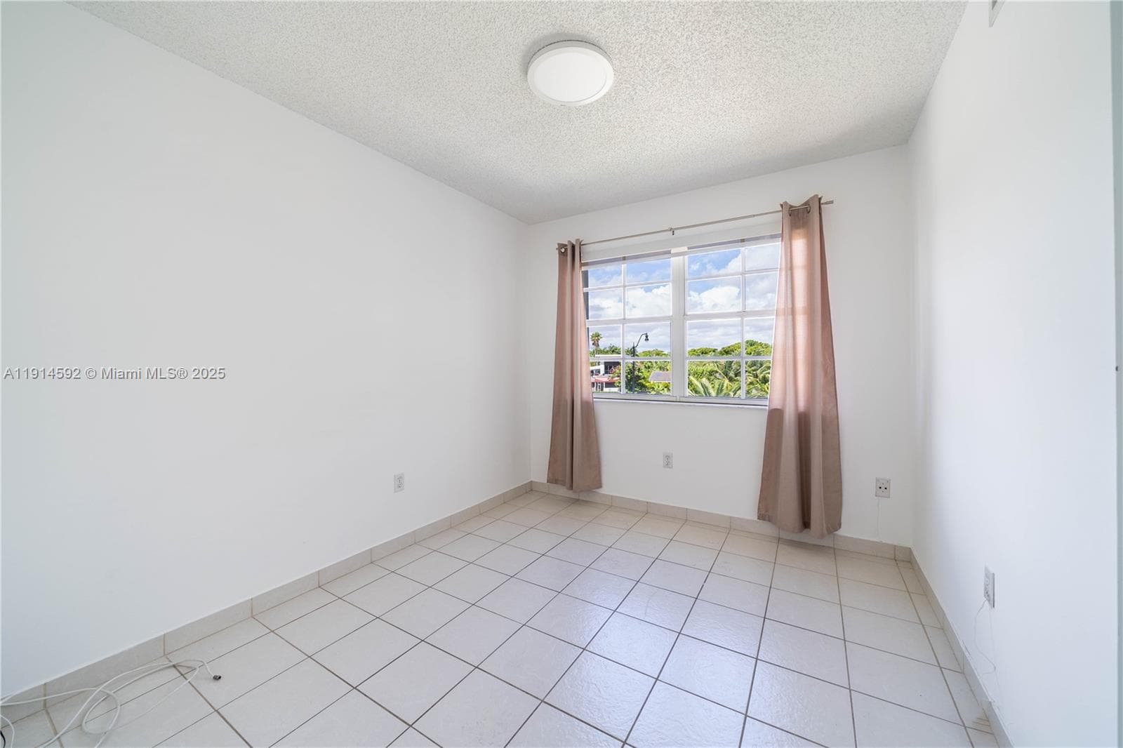 LAKE BEACH CLUB CONDO · #308 in Miami Beach - Photo 10