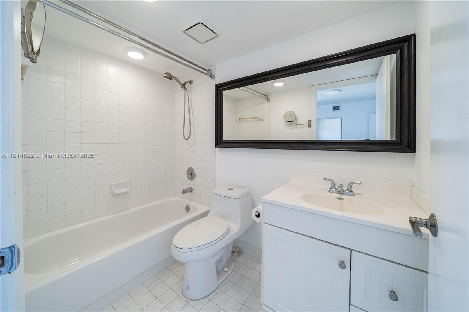 LAKE BEACH CLUB CONDO · #308 in Miami Beach - Photo 11