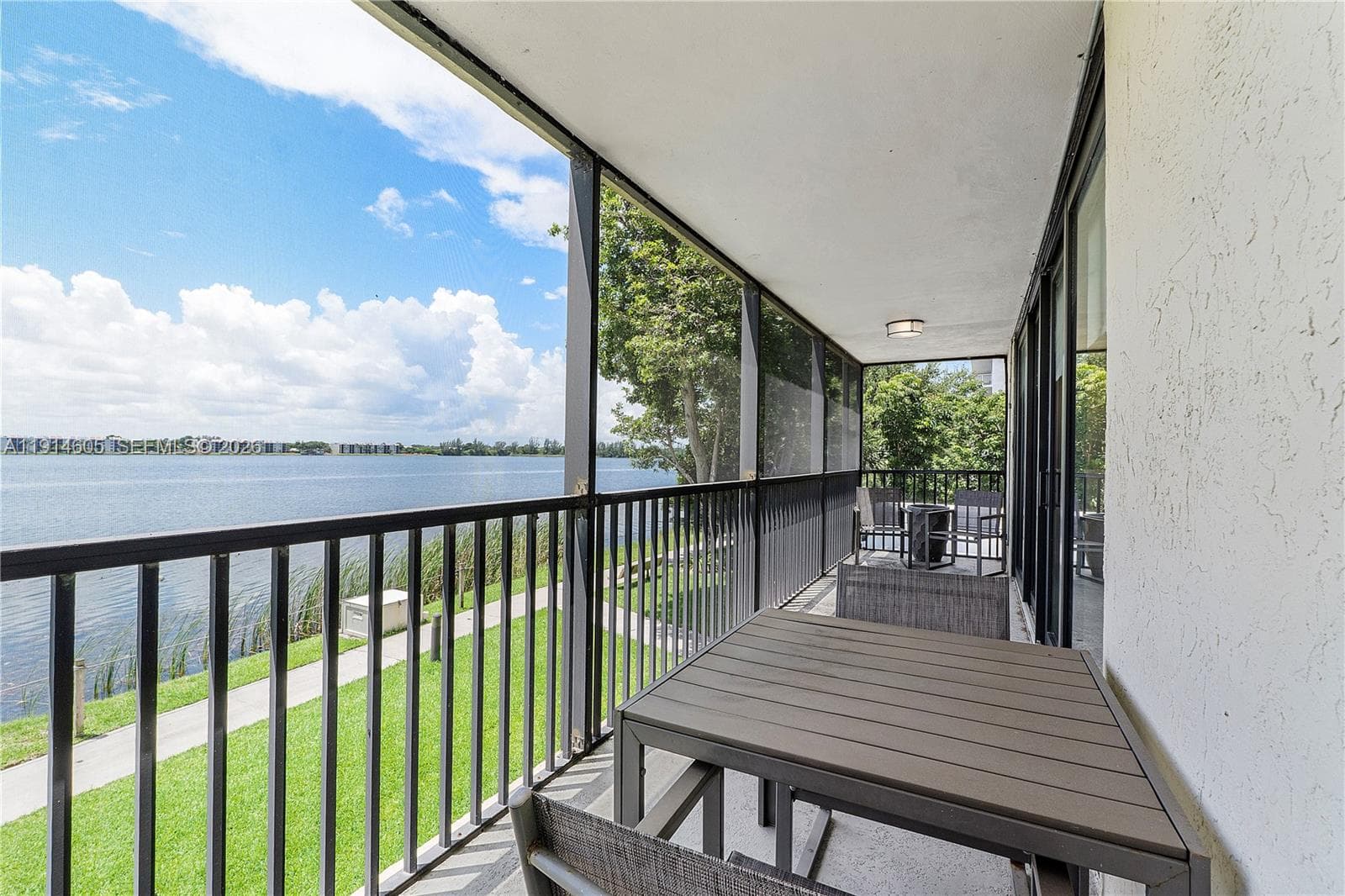 Lake Emerald · #216 in Oakland Park - Photo 10