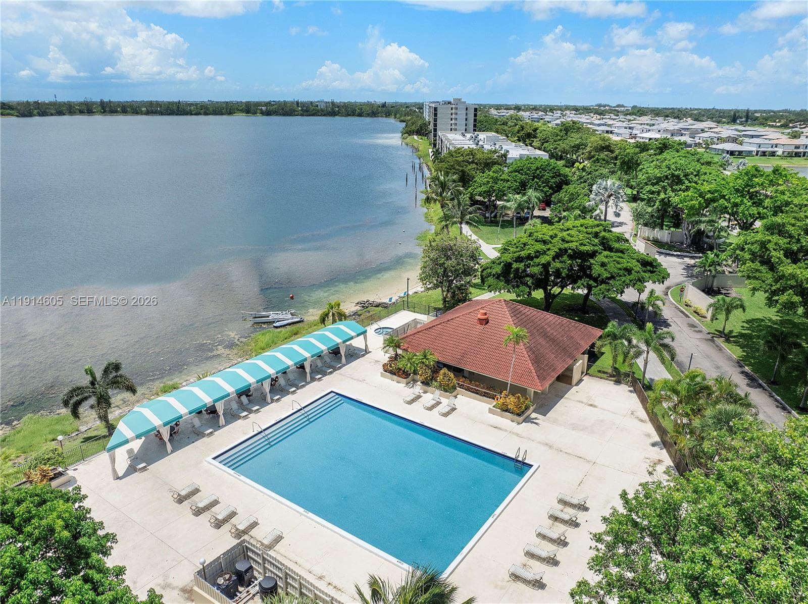 Lake Emerald · #216 in Oakland Park - Photo 33