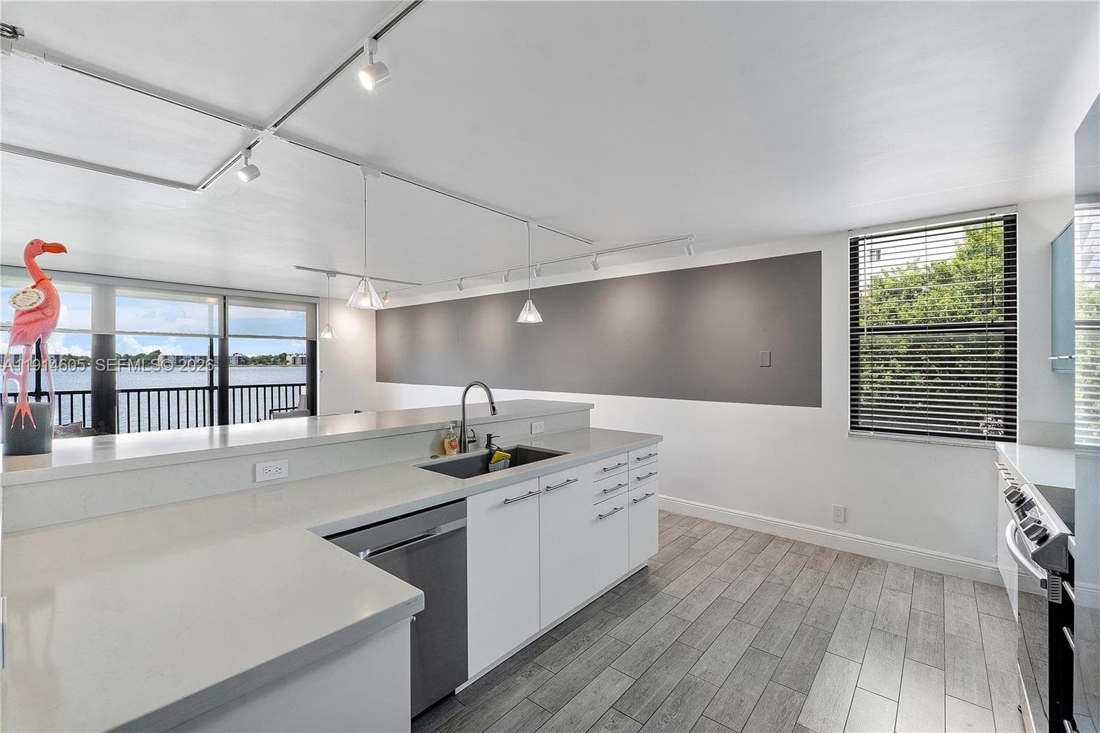 Lake Emerald · #216 in Oakland Park - Photo 14