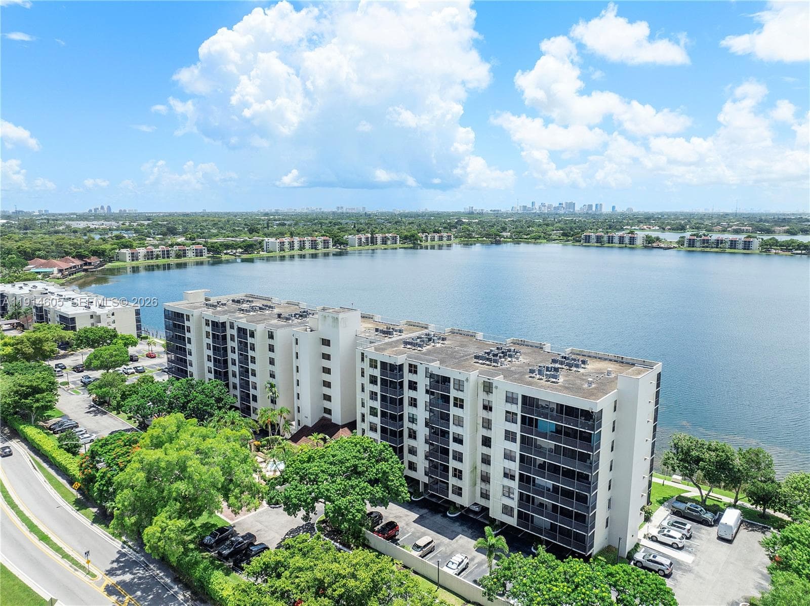 Lake Emerald · #216 in Oakland Park - Photo 37