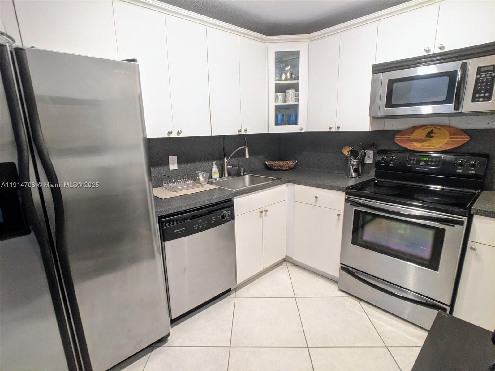 SOUTH BAY CLUB CONDO · #938 in Miami Beach - Photo 6