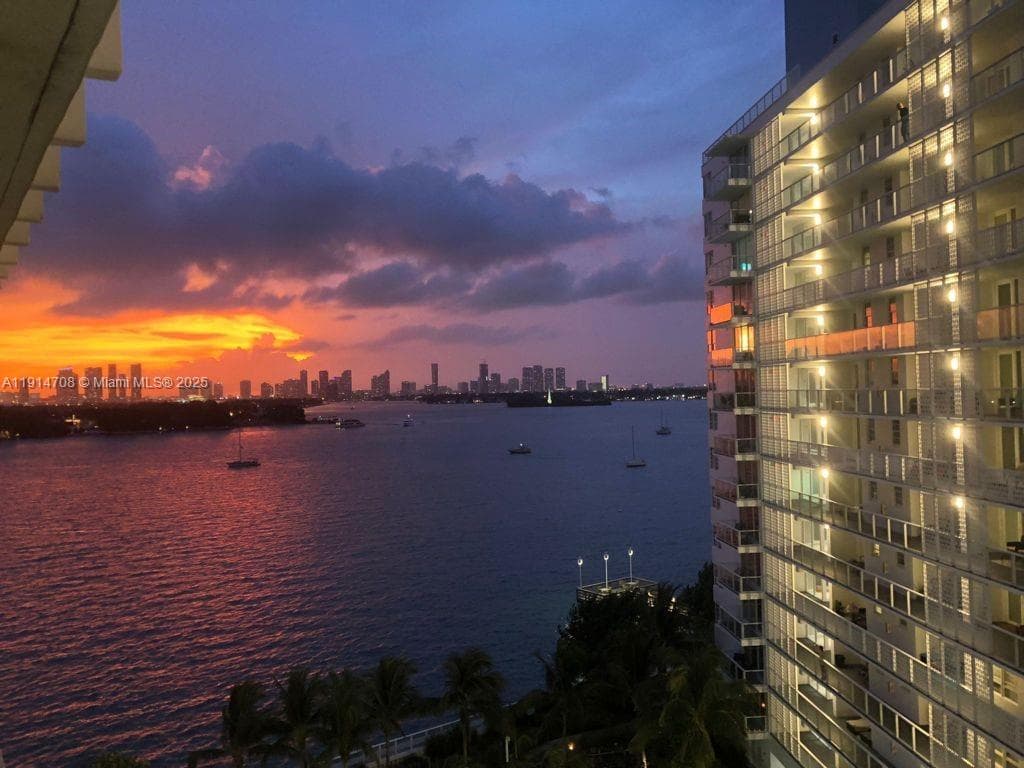 SOUTH BAY CLUB CONDO · #938 in Miami Beach - Photo 17