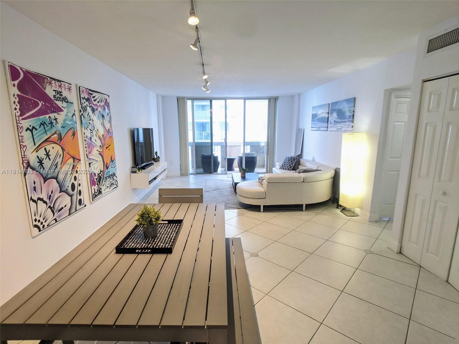 SOUTH BAY CLUB CONDO · #938 in Miami Beach - Photo 1