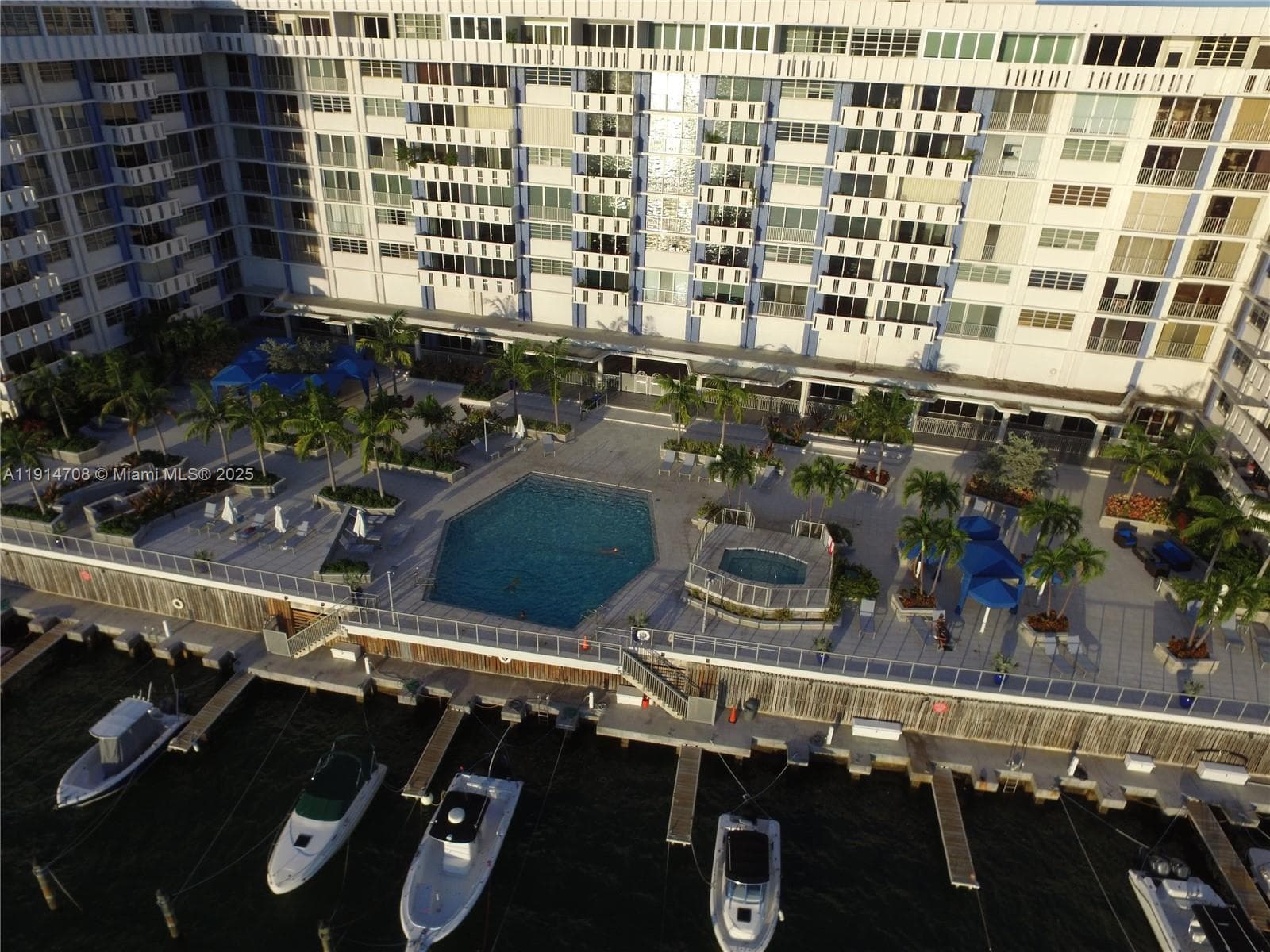 SOUTH BAY CLUB CONDO · #938 in Miami Beach - Photo 15