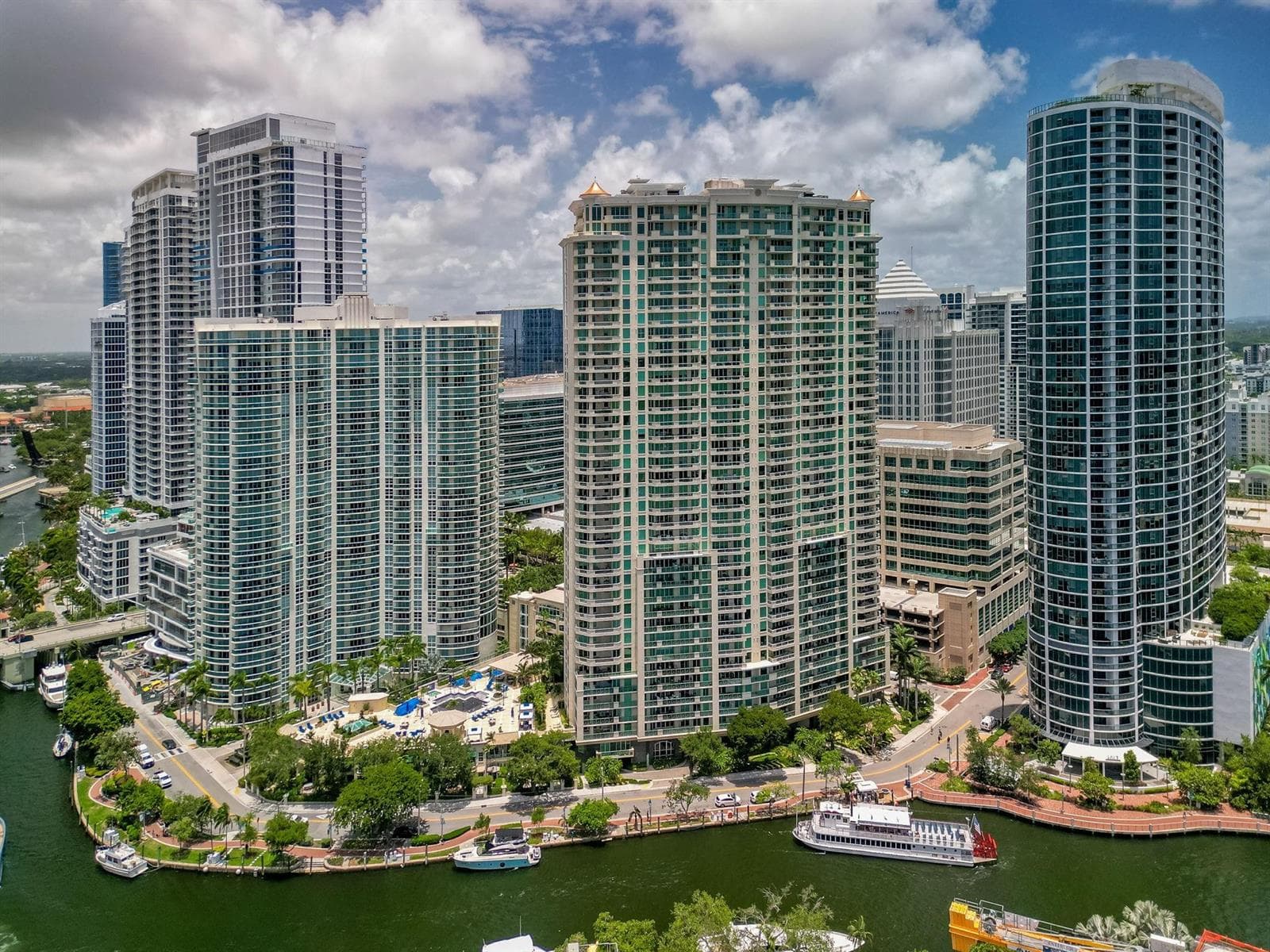 Located directly on the New River